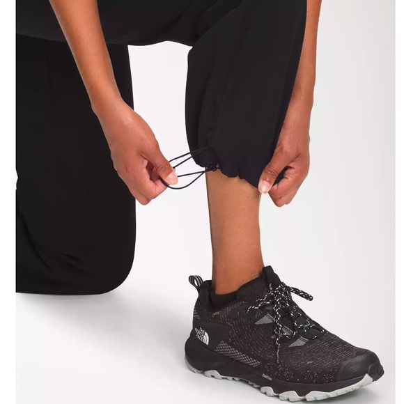 The North Face Black Bridgeway Light Weight Ankle FlashDry Crop Pants Plus Size - Picture 6 of 15